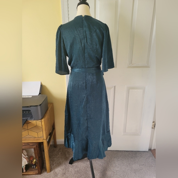 Emerald Dress from Lulu’s. EUC - Picture 5 of 7